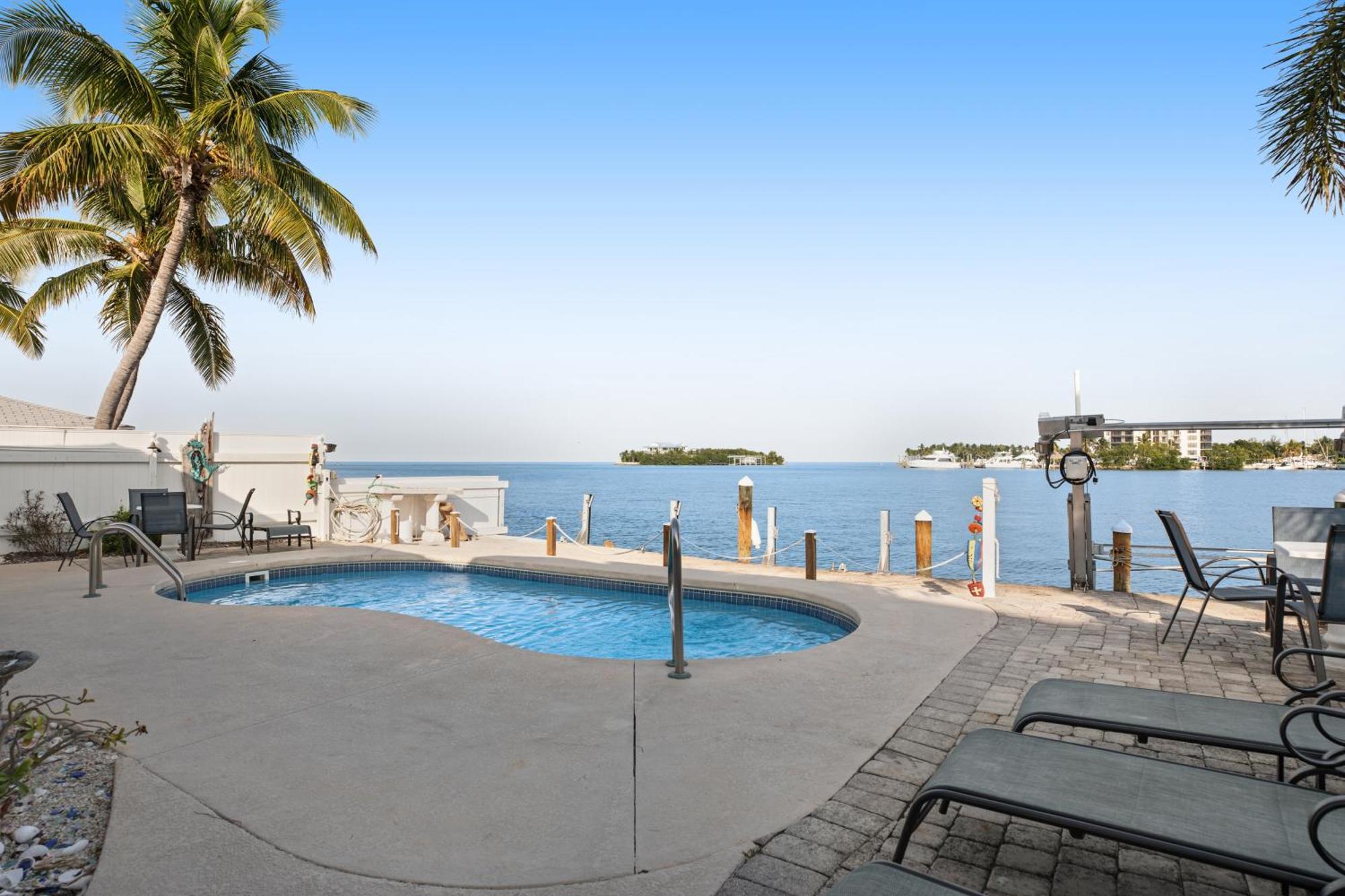 Marathon Magic Villa Exterior photo