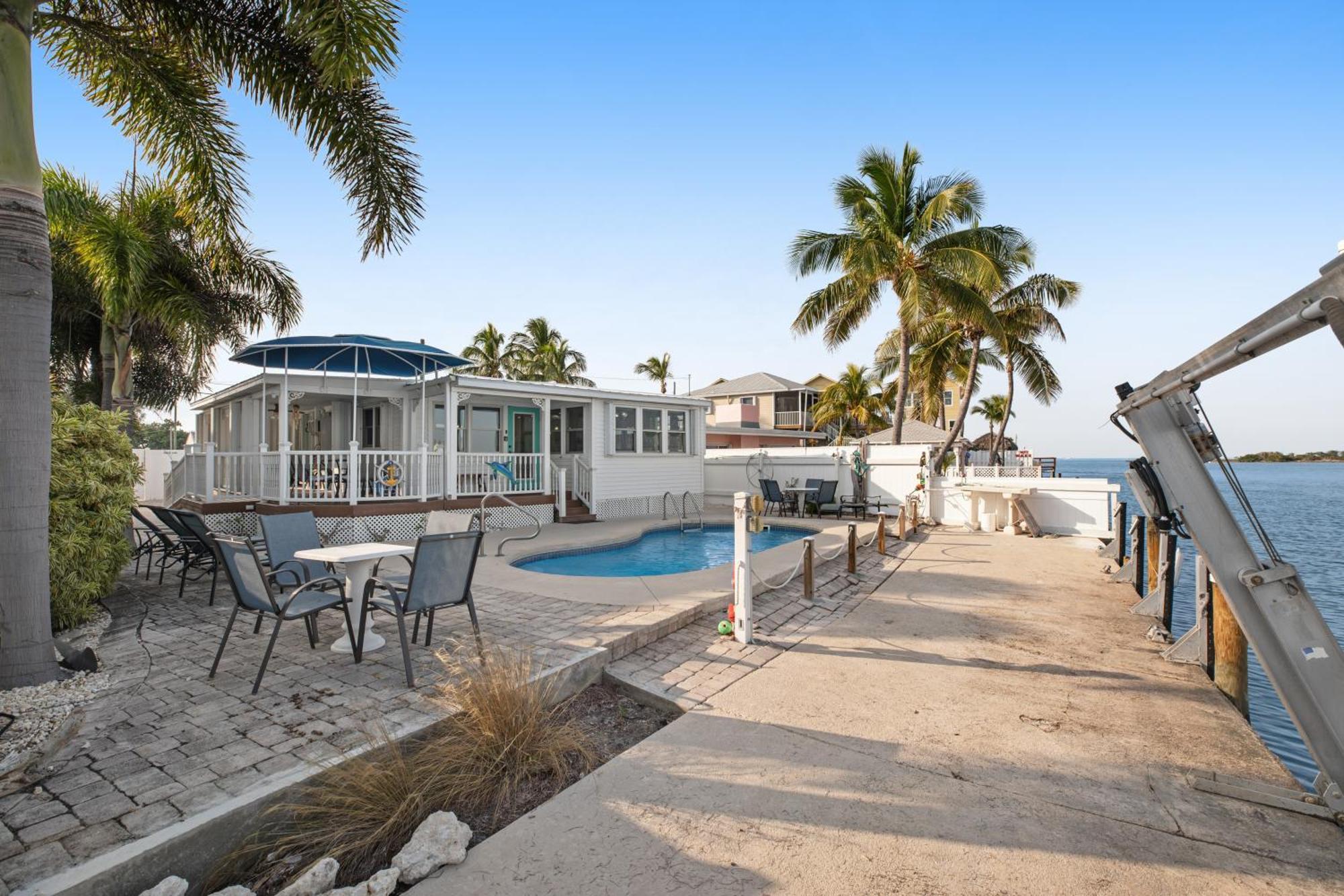 Marathon Magic Villa Exterior photo