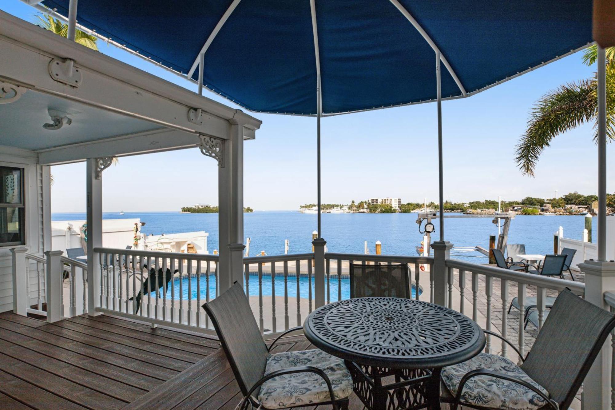 Marathon Magic Villa Exterior photo