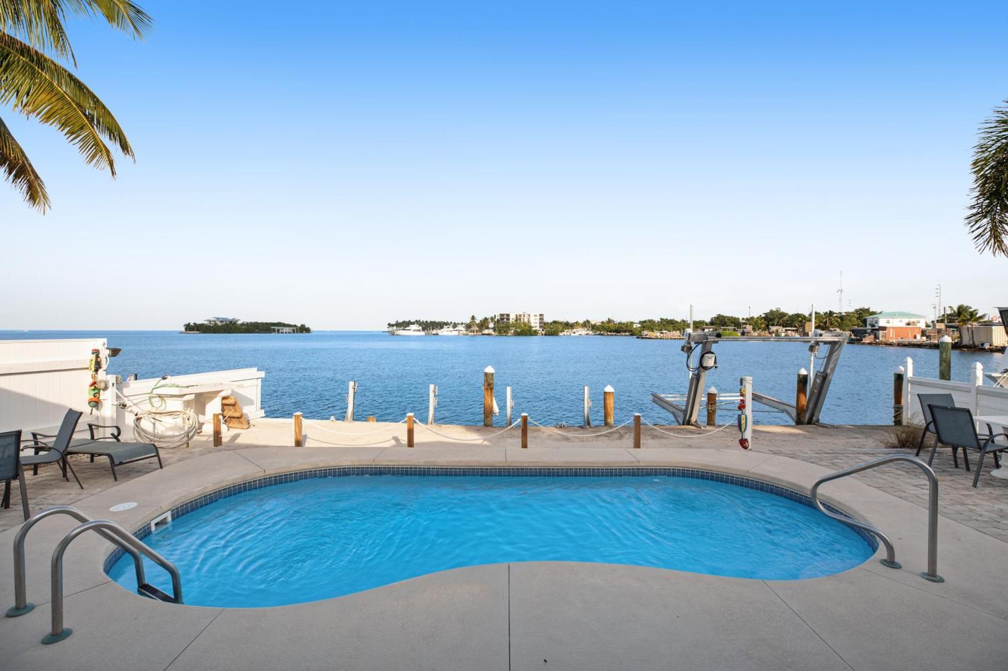 Marathon Magic Villa Exterior photo